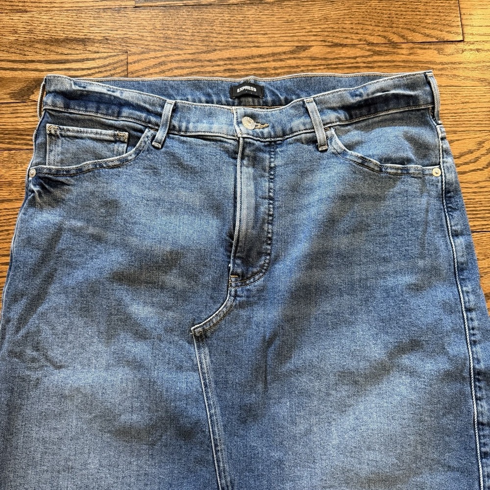 Express Medium Wash High Waisted Front Slit Maxi Denim Skirt Women's Size 14 - Picture 3 of 8